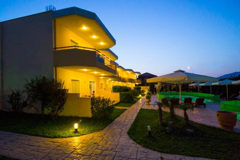 Vakis Apartments ザハロ エクステリア 写真